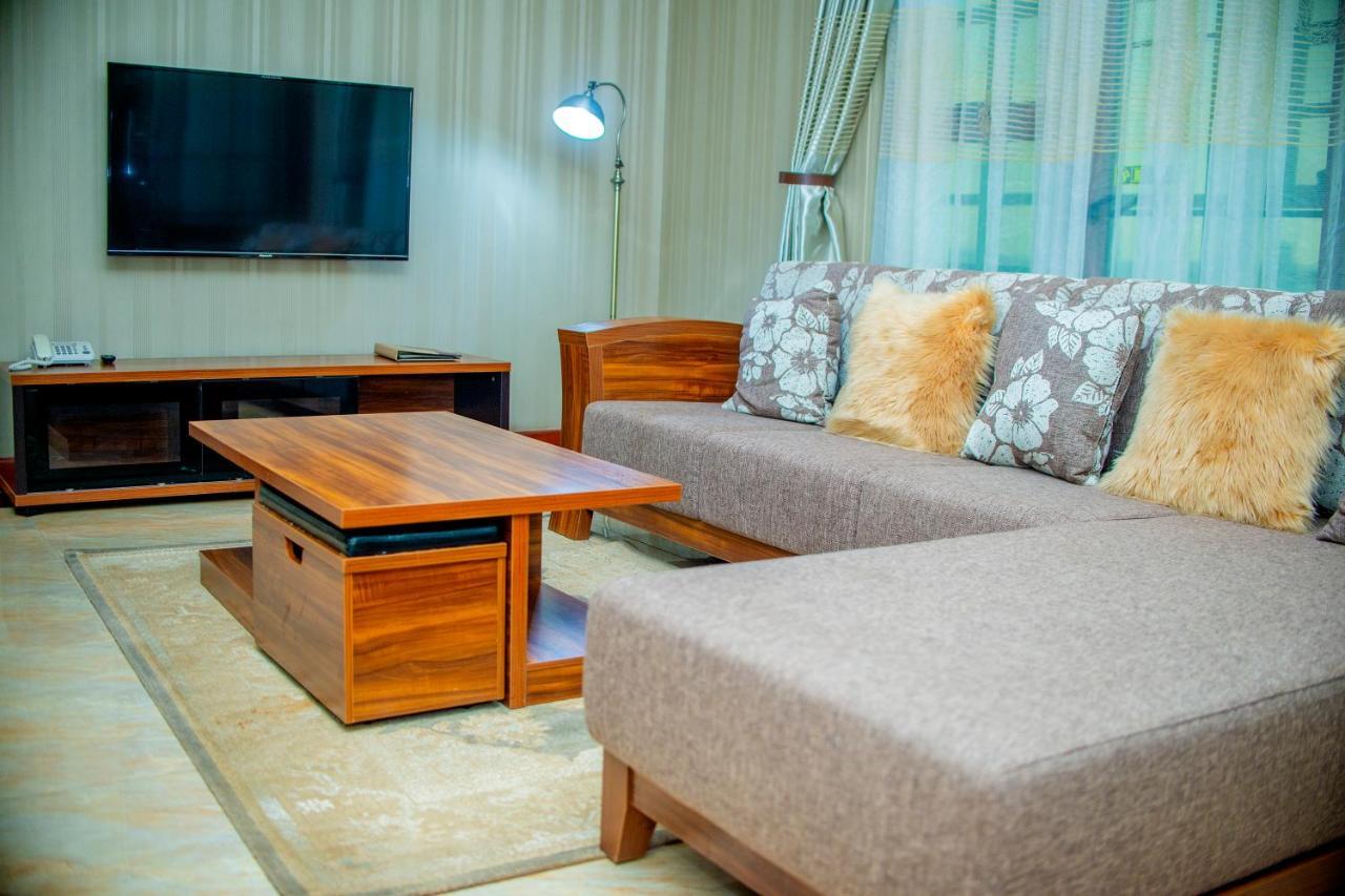 Hera Hotel Kampala Buitenkant foto