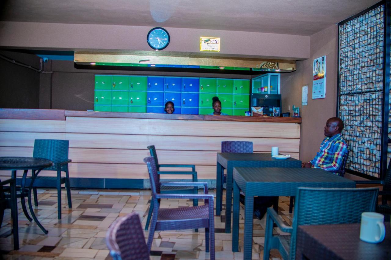 Hera Hotel Kampala Buitenkant foto