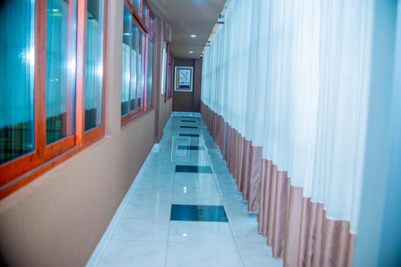 Hera Hotel Kampala Buitenkant foto
