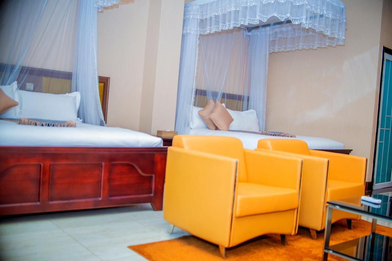 Hera Hotel Kampala Buitenkant foto