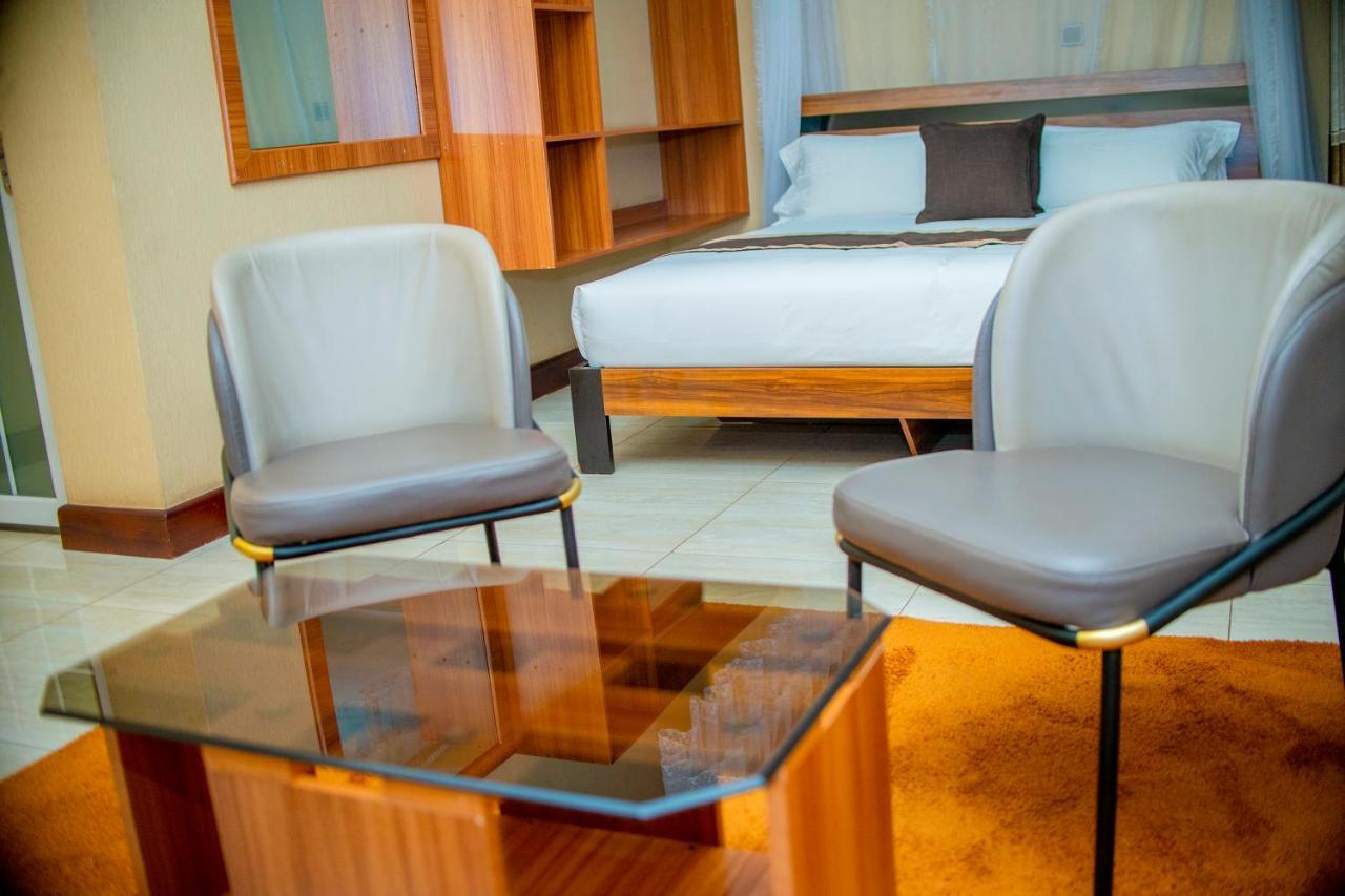Hera Hotel Kampala Buitenkant foto