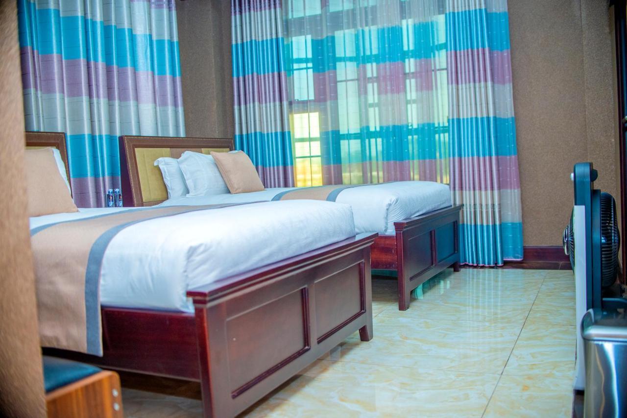 Hera Hotel Kampala Buitenkant foto