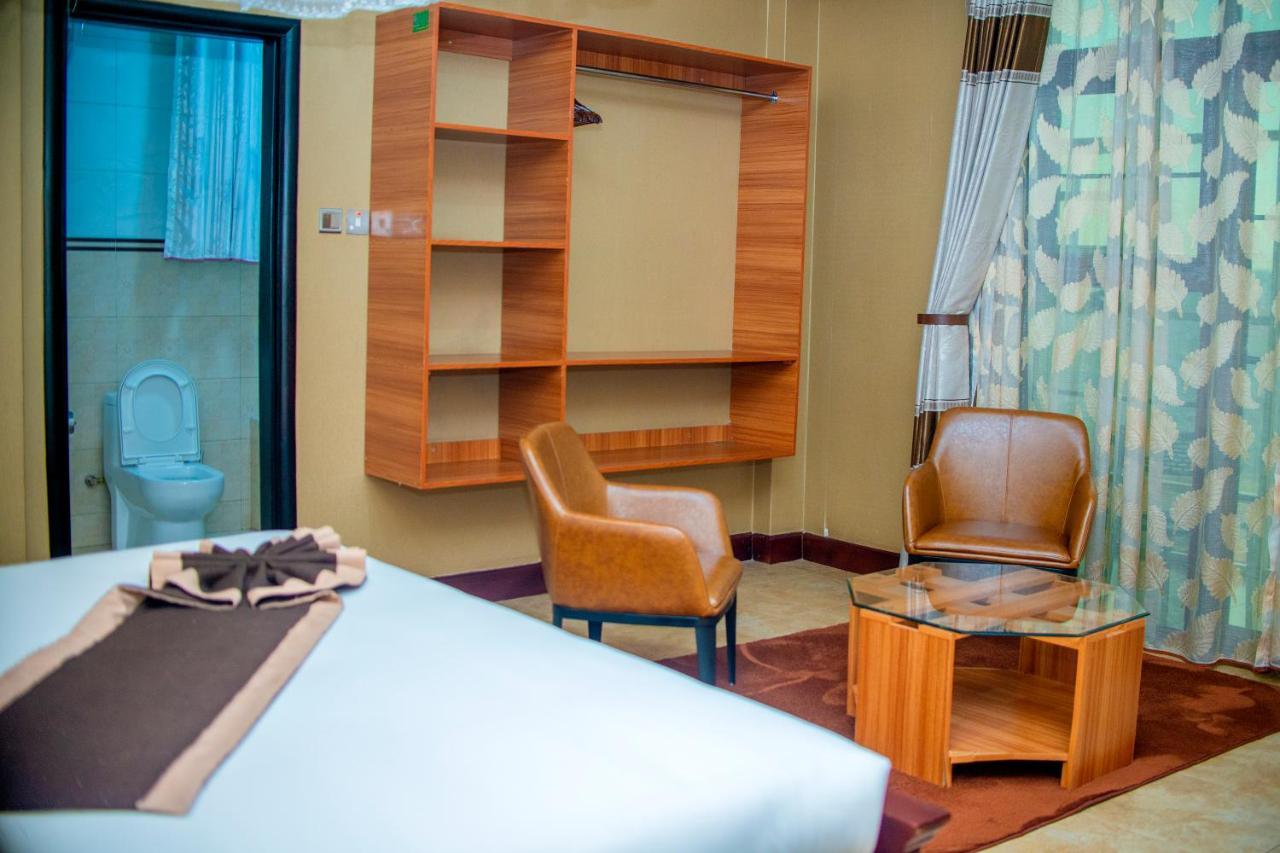Hera Hotel Kampala Buitenkant foto