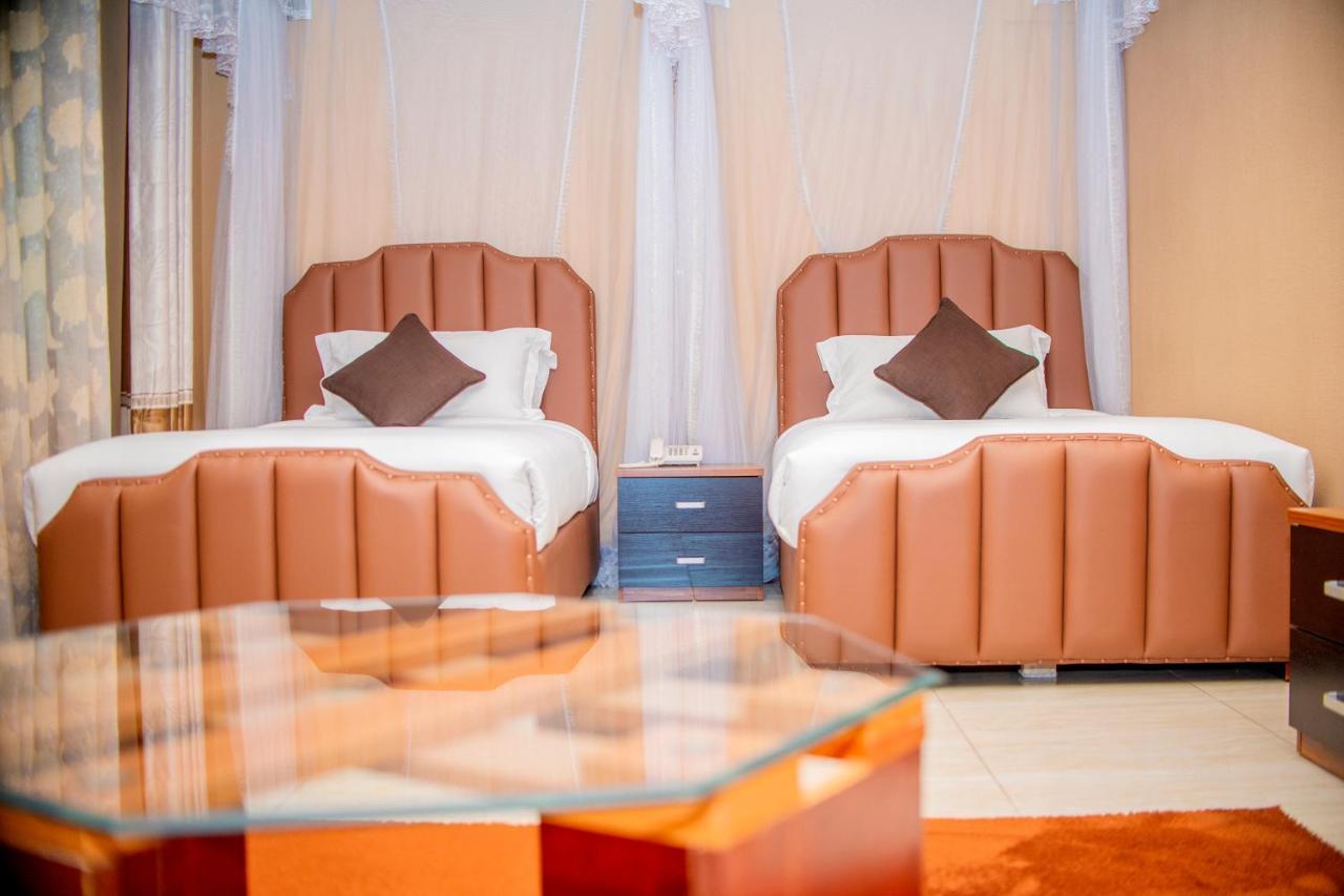 Hera Hotel Kampala Buitenkant foto