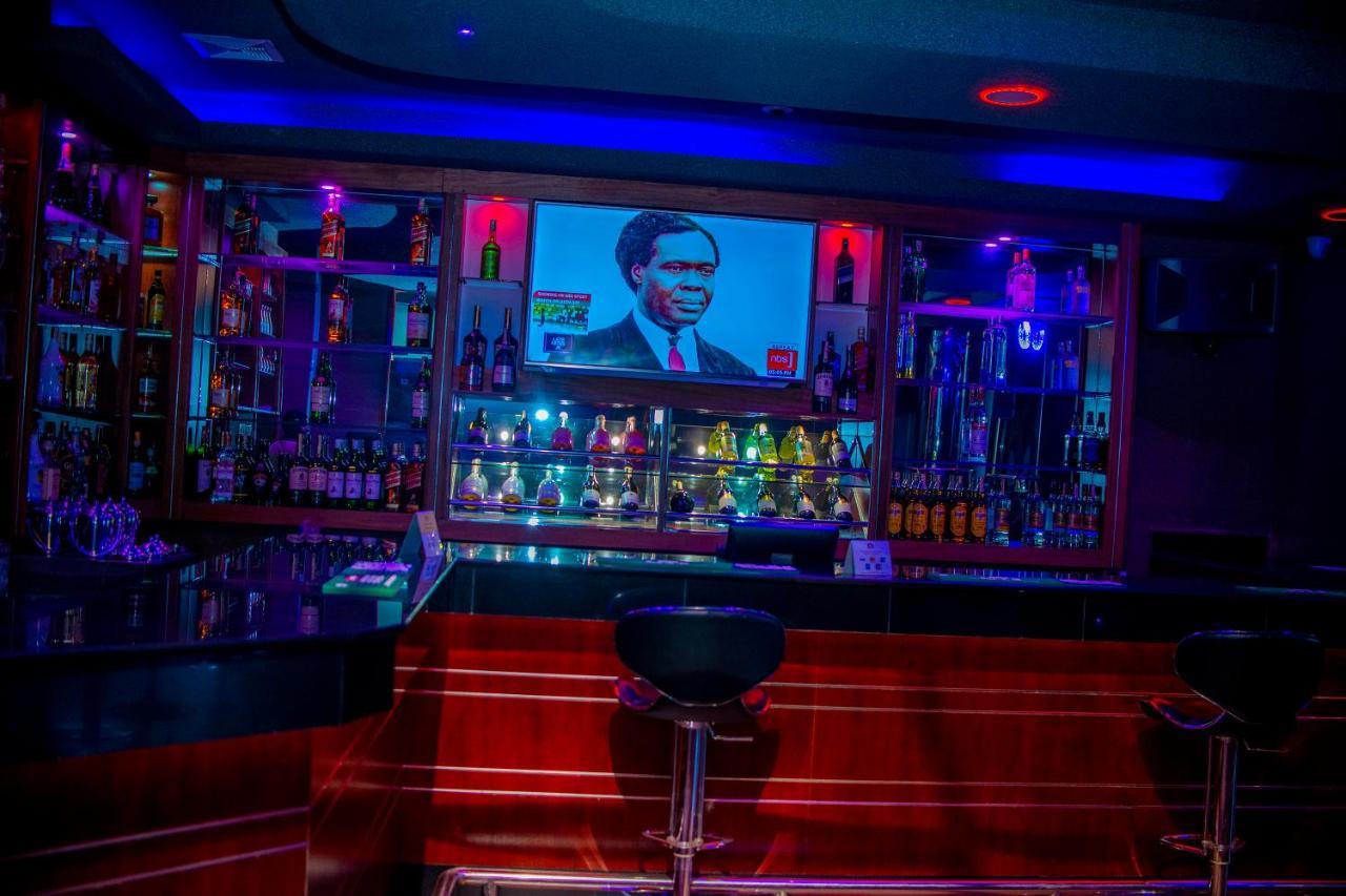 Hera Hotel Kampala Buitenkant foto