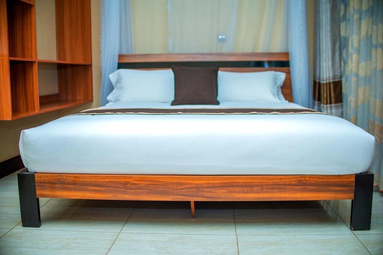 Hera Hotel Kampala Buitenkant foto
