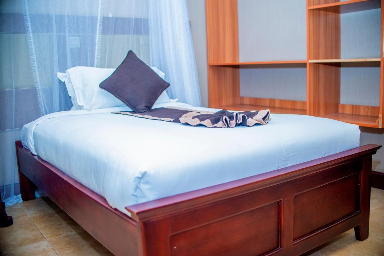 Hera Hotel Kampala Buitenkant foto